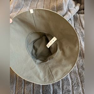 Lululemon reversible sun hat